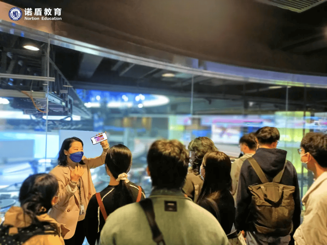 诺盾教育 | 凤凰卫视香港总部之旅,了解主播镜头后的传媒世界!