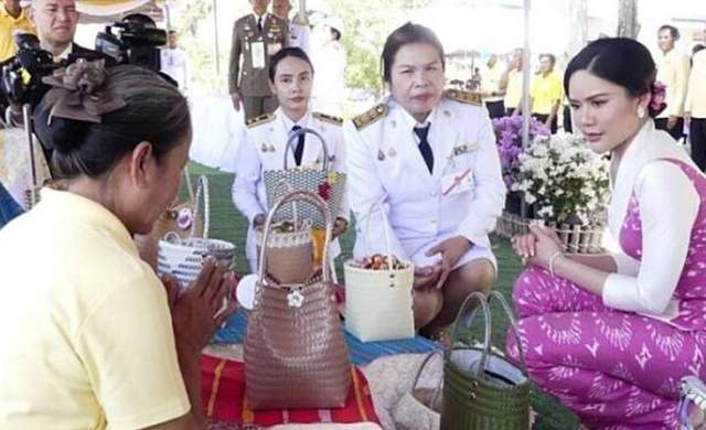 泰国后宫百花齐放,72岁泰王出手稳准狠,成功架空苏提达王后