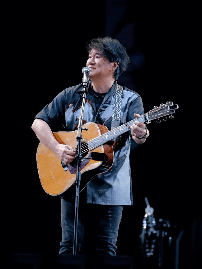 考古|64岁周华健近照曝光!被嘲身材走样,和妻子同框像两辈人